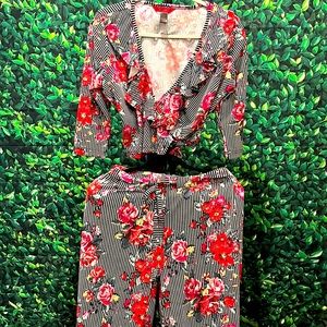 Really cute wrap around 2piece floral striped outfit in size large & 3/4 sleeve